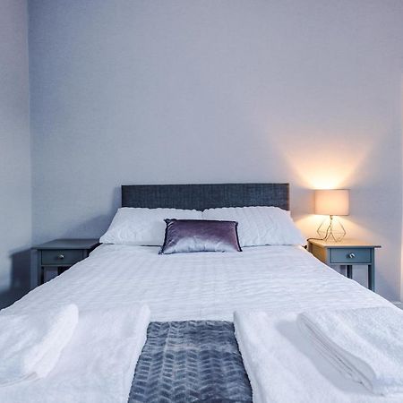 3 Bed Property, Upto 8 Guests Near City Centre 맨체스터 외부 사진