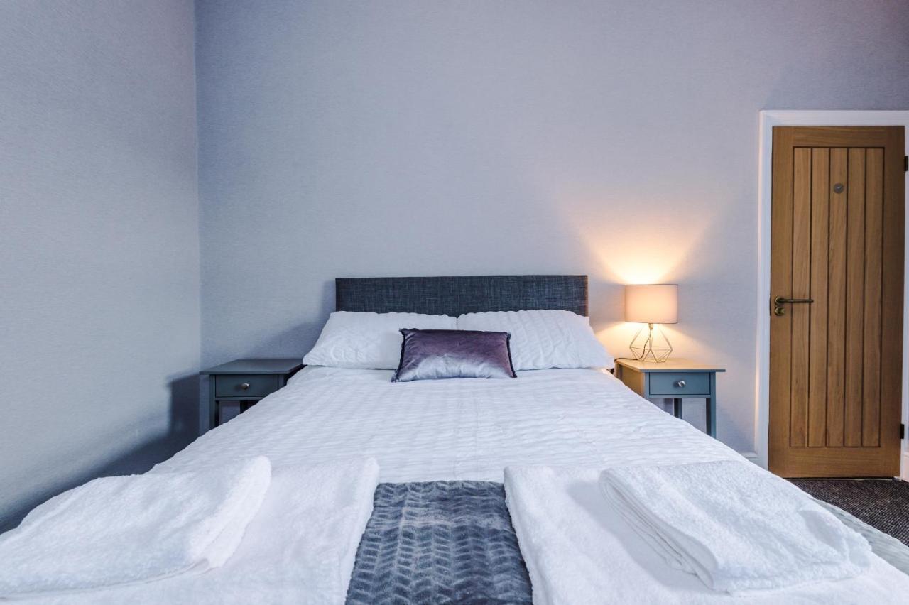 3 Bed Property, Upto 8 Guests Near City Centre 맨체스터 외부 사진