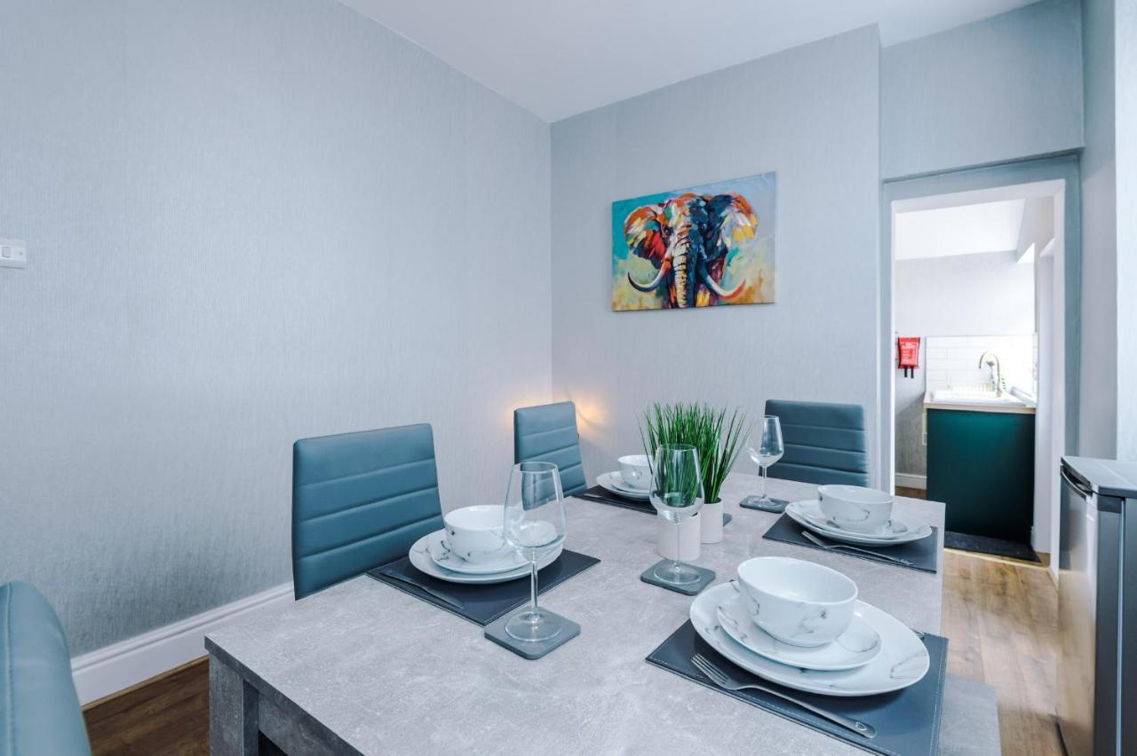 3 Bed Property, Upto 8 Guests Near City Centre 맨체스터 외부 사진
