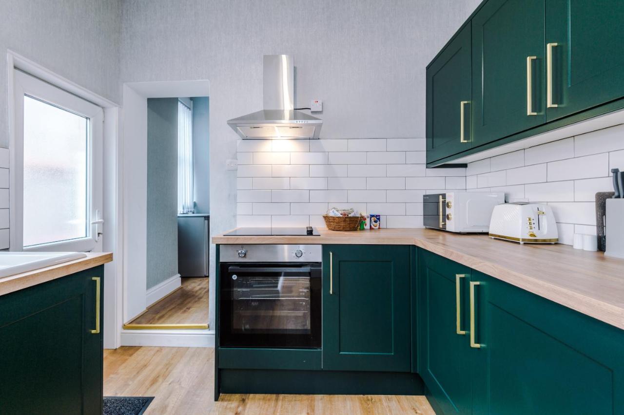 3 Bed Property, Upto 8 Guests Near City Centre 맨체스터 외부 사진