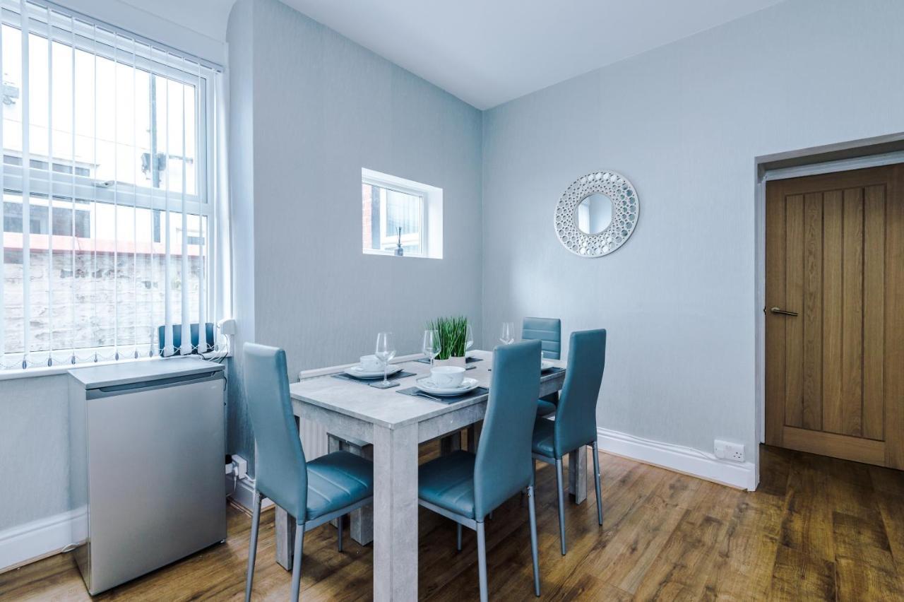 3 Bed Property, Upto 8 Guests Near City Centre 맨체스터 외부 사진