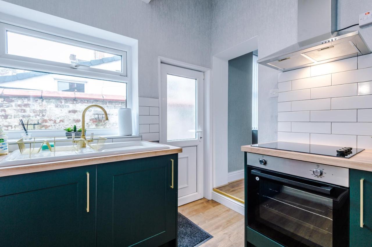 3 Bed Property, Upto 8 Guests Near City Centre 맨체스터 외부 사진